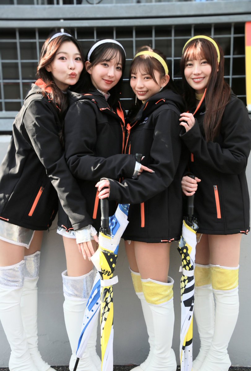 mk0327sayu's tweet photo. #スーパーGT 
#SUPERGT2024 
#GRAND_FINAL 
#SUPERGT30TH
#aprRacing
#apr
#aprVictoria 
#レースアンバサダー 
#東条澪 さん(@tojo__ren)
#赤城ありさ さん(@arisa_akagi)
#村上楓 さん(@kaemuuu)
#石鳥まい さん(@rizingirl25_04) https://t.co/LfhQ1chA5I