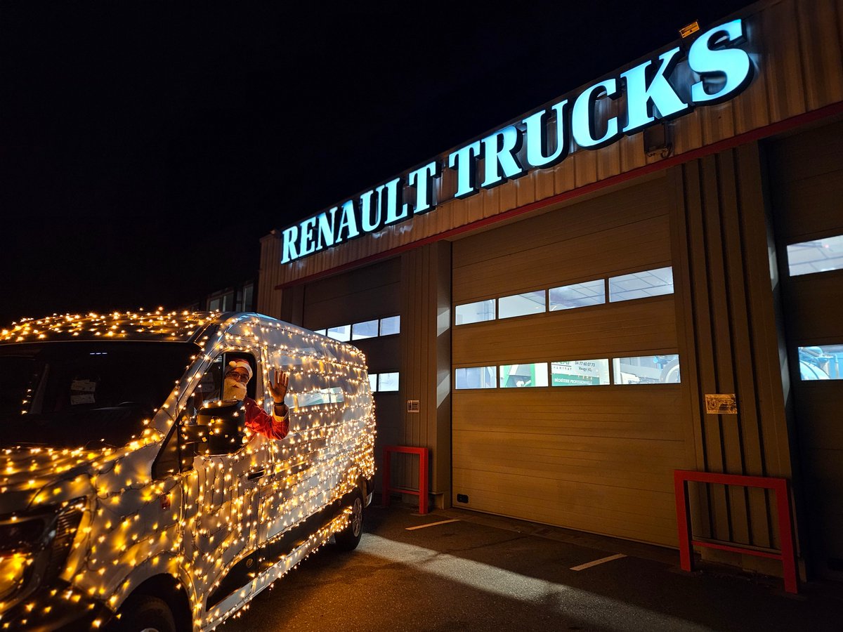 Fauretrucks's tweet photo. Cette année, le Père #Noël a décidé d'upgrader son style avec ce magnifique #Master IV L3H2🎅🚛

Il s'associe à Faure Trucks pour vous proposer des modèles ultra-stylés avec un taux de financement exceptionnel de 3%* !🎄

Hugo PAOLETTI / 06 42 19 99 94 / hpaoletti@fauretrucks.fr https://t.co/5AWvVqH7qE