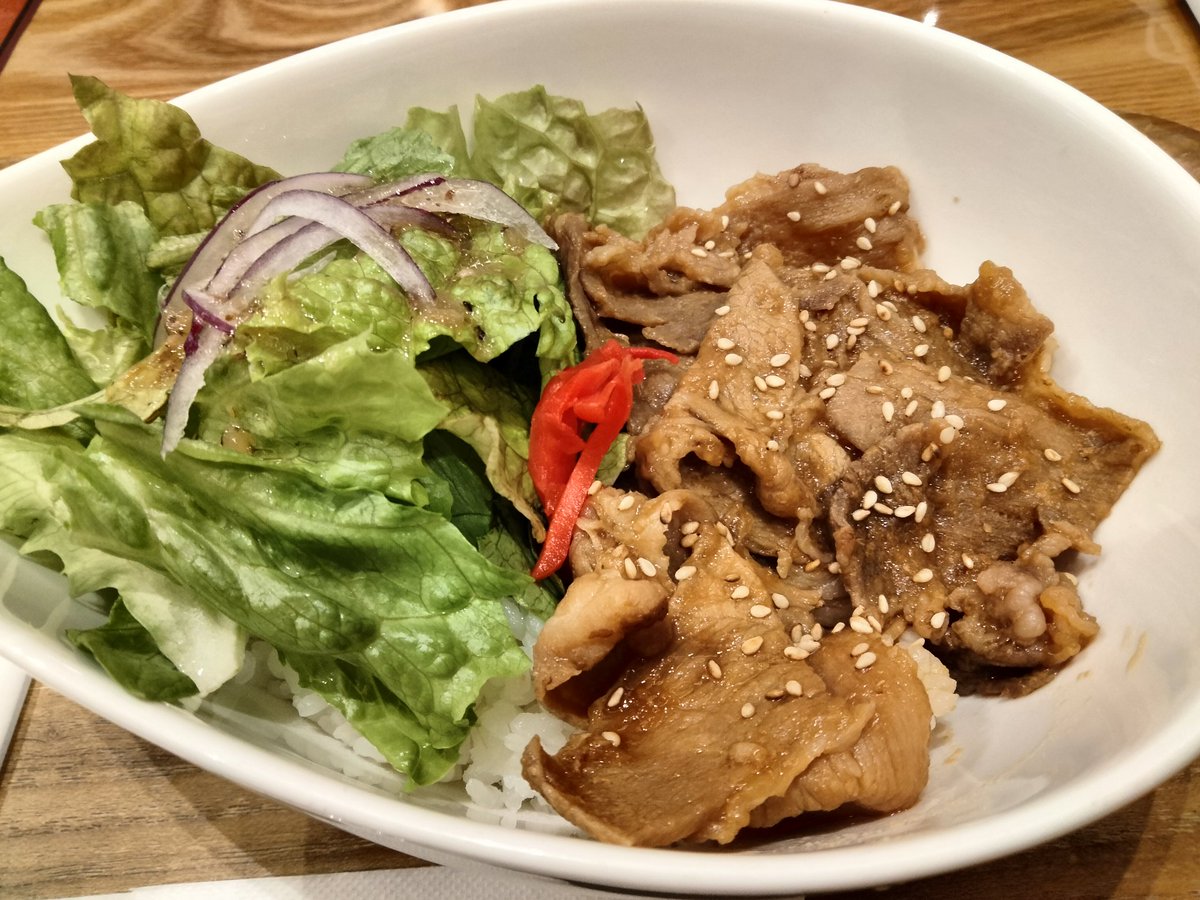 SCP1130's tweet photo. #MOACafe #モアカフェ
#どうずら
南松本駅すぐにある
東京インテリア松本店内にある
松本市南松本2-15-10
《MOA Cafe》様の
『どうずら限定 しょうがやき丼』
を頂きました😋
味は薄すぎず濃すぎず丁度よく
お肉は柔らかくて
とても美味しかったですです✨
ご馳走様でした( `−🫸🫷−´) https://t.co/WSrQWfEaIF