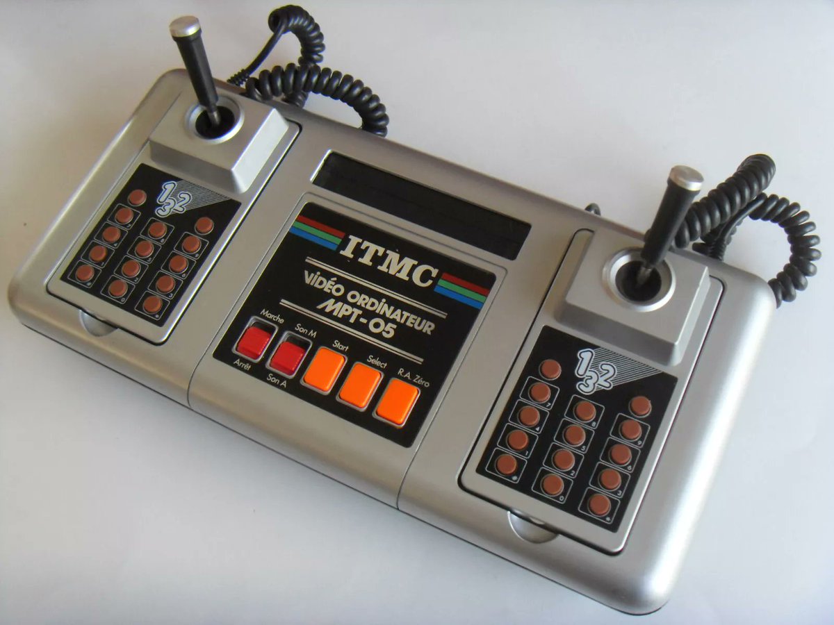 brucekiglisse's tweet image. @_LevelMAX salut les retros potos, je suis en train d'écouter le dernier épisode Noel de #LevelMax, et vu les interrogations que j'ai suscité dans le groupe à propos de la console ITMC MPT-05, la réponse en visuel...
et vous m'avez bien fait rigoler 😁
au plaisir les copains