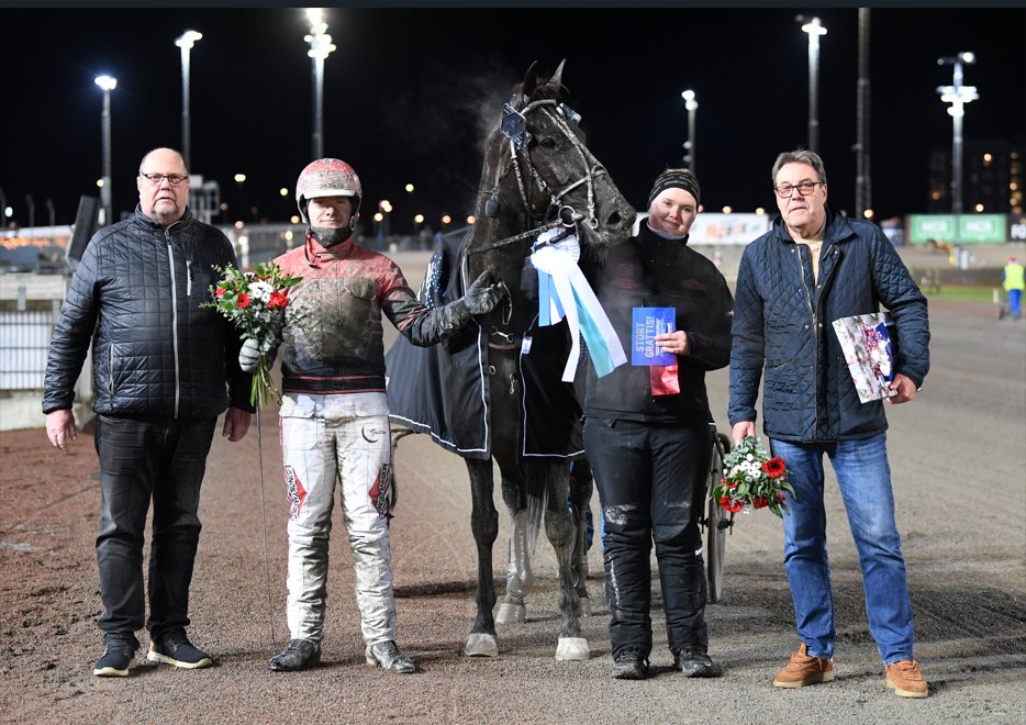 Grattis till Gustav Johansson vars Monrose Wine vann försök till Diamantstoet på Åby. Grattis till alla runt kretsen av hästen.