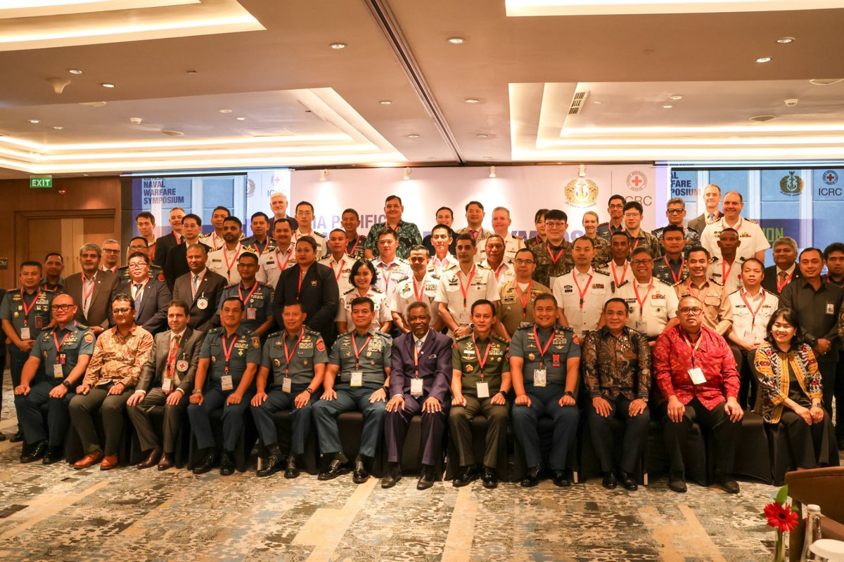 36 perwira AL dr Asia-Pasifik berkumpul di Surabaya dlm kegiatan Asia Pacific Naval Warfare Symposium ya diselenggarakan oleh TNI AL dan ICRC pada 11-13 Desember 2024. Kegiatan ini bertujuan memperkuat kapasitas AL di kawasan dalam menerapkan HHI pd konflik bersenjata di laut.