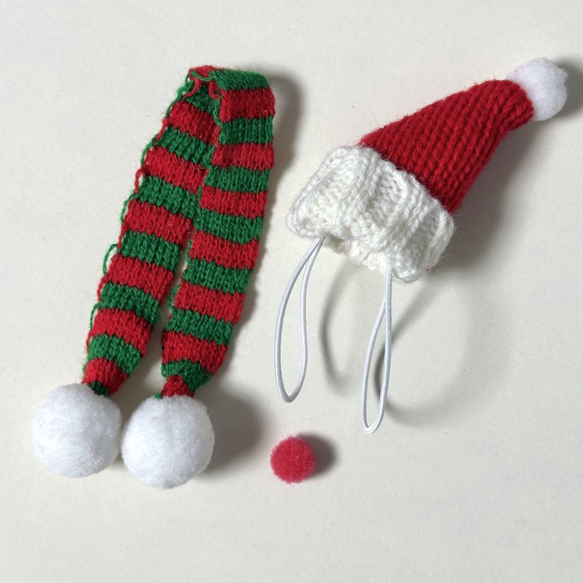 🎄크리스마스 아이템 나눔 

모자/목도리/빨간코 나눔해요! 
18일 당발 합니다! 
🍉우편나눔
🍉3명

위버스 디엠 150일 이상 인증!