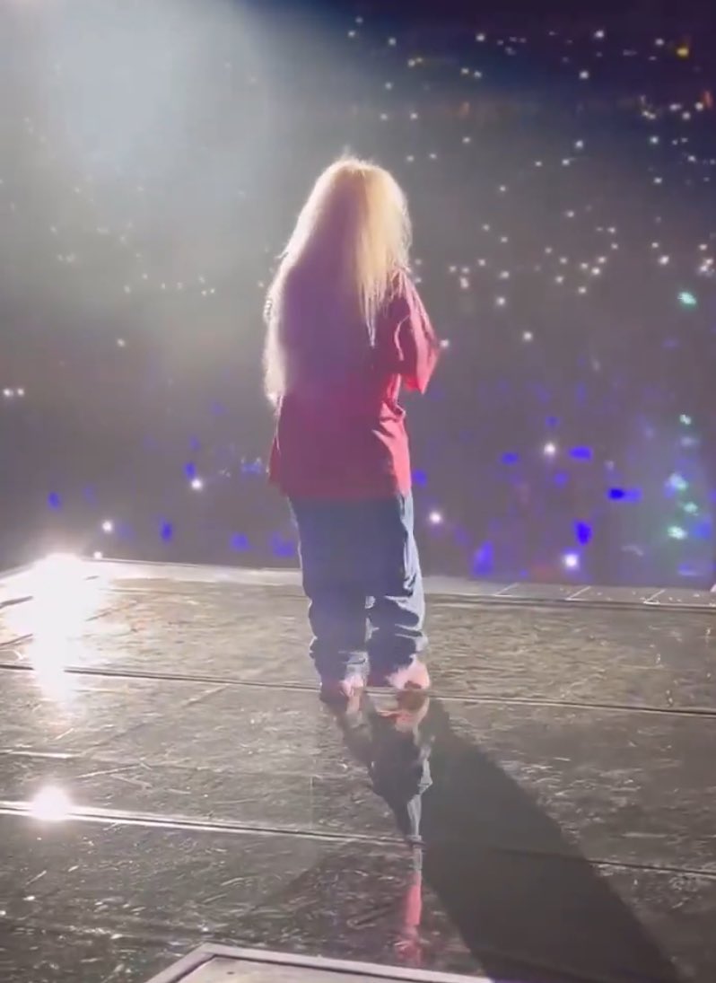 ChrisExcel102's tweet image. Who did this 😩😭😭