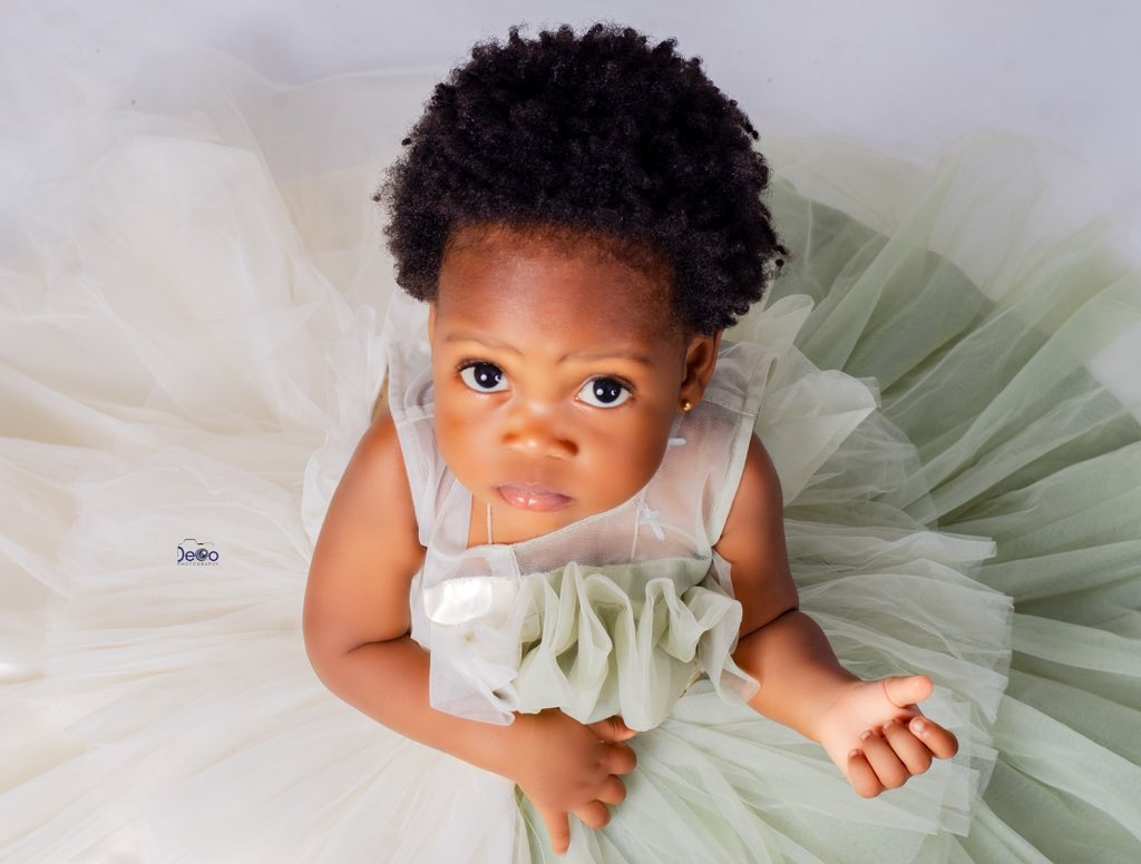 Puzzle_Dc1's tweet photo. Wishing a very happy 1st birthday to our little princess! May your day be filled with all the things that make you happy, including lots of hugs and kisses.😘 🎉🌹💐 https://t.co/6QWYzyWBYX