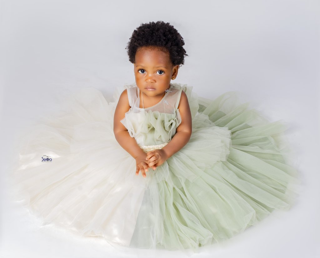 Puzzle_Dc1's tweet photo. Wishing a very happy 1st birthday to our little princess! May your day be filled with all the things that make you happy, including lots of hugs and kisses.😘 🎉🌹💐 https://t.co/6QWYzyWBYX