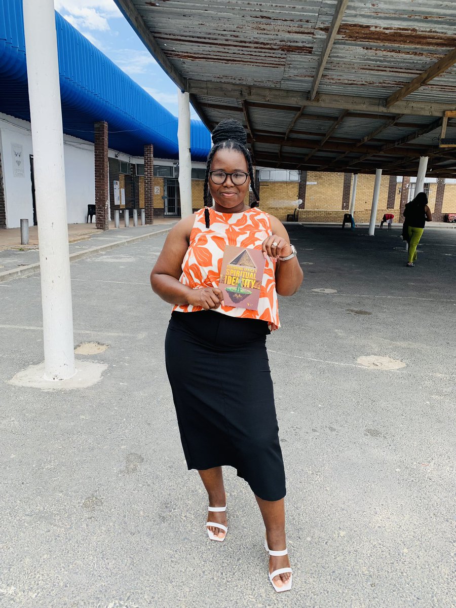 Sbu940726's tweet photo. #DayofRestoration
#RestoringAfricasSpiritualIdentity
#UlalaNjaniYiBookLaunch
#AfricanHiddenVoices
#Mangalisweni💃🏿💃🏿💃🏿 https://t.co/WqRDHeFis0