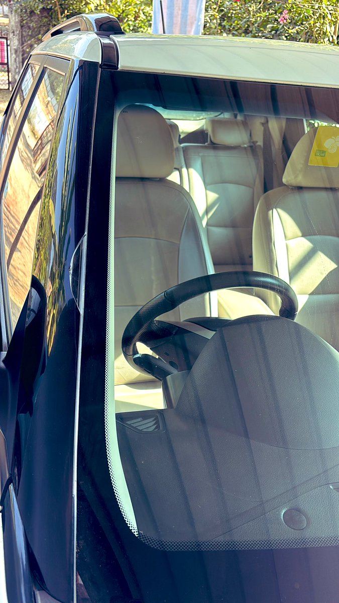 TarunTarush's tweet photo. @anandmahindra 
Sometimes, some of the design elements pay a lot.
Happened with XUV300, border at the side of front wind shield saved the glass. https://t.co/zuJg5R3YZB