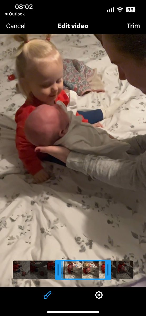 Currencyinfo's tweet photo. @PostcodeLottery My 5 week old son Harrison and his big sister Poppy 😃 https://t.co/nHrI1yjAP4