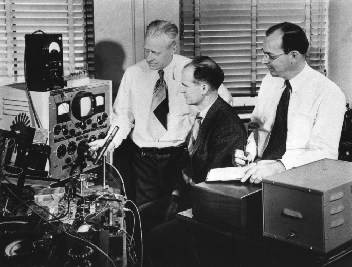 WeAreRSGroup's tweet image. On This Day | In 1947,  John Bardeen and Walter Brattain applied two closely-spaced gold contacts held in place by a plastic wedge to the surface of a small slab of high-purity germanium. It was the next step in the development of the Transistor.

#OTD #OnThisDay #Transistor