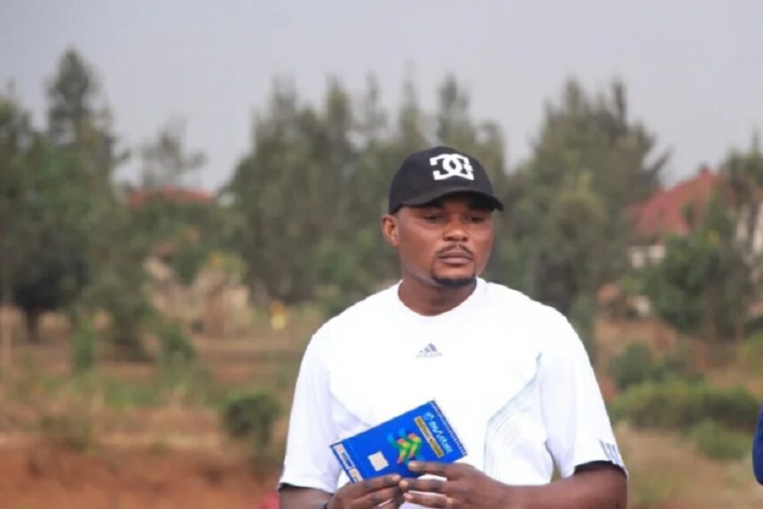 JJonahazard0's tweet photo. AYO MU NDAKE!!

Umutoza Romami Marcel amaze guhabwa akazi na @KiyovuSportsFC ko gutoza imikino 17 iyi kipe isigaje muri iyi season.  Azungirizwa na Legend Bagumaho Hamisi.

Kiyovu ibaye iya 2 yirukanye umutoza nyuma @VisionfcR zose zirakurikirana mu zimanuka. https://t.co/RXgFvnBacG
