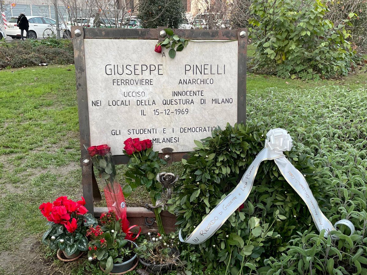 MILinMOV's tweet image. IERI IN PIAZZA PER PINELLI

Ieri in piazza per ricordare Giuseppe Pinelli, ferroviere anarchico ingiustamente fermato dalla Polizia poche ore dopo l'attentato e ucciso precipitando dal quarto piano della Questura 

#GiuseppePinelli
#Pinelli
#PiazzaFontana 
#12dicembre1969
