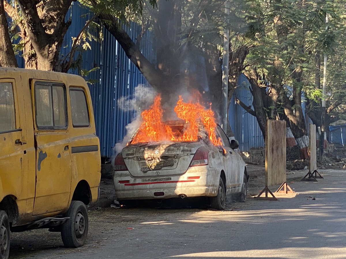 Car on fire at Ghatla on Ghatla Road, Chembur.

<a href="/Mumbaifire9999/">Mumbai fire brigade</a> 
<a href="/MumbaiPolice/">मुंबई पोलीस Mumbai Police</a>