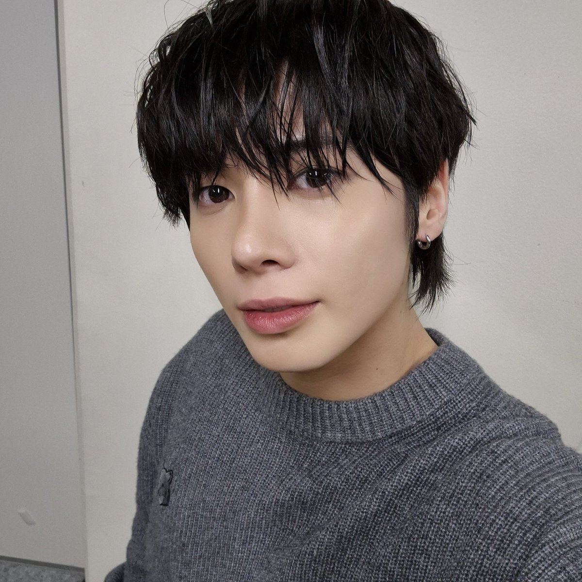txtwvdm's tweet photo. 241216 🐿️💬

🐿️ [image]
🐿️ i like curling my hair, but the problem is that after even just one dance move, it turns into an unrecognizable mess

#TAEHYUN #태현 https://t.co/pNKRqwA04T