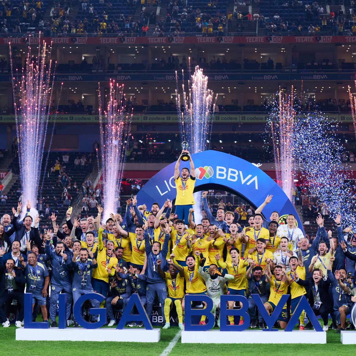 ResacaAmerica's tweet photo. ¡¡GRACIAS, GUERREROS, POR DEFENDER NUESTROS COLORES CON ORGULLO Y HONOR!! 💛💙

¡NADIE SE LO MERECE MÁS QUE USTEDES! 🙌

¡LA AFICIÓN ESTARÁ ETERNAMENTE AGRADECIDA POR SU ENTREGA, SU PASIÓN Y SU CORAZÓN EN CADA PARTIDO! 💛💙 https://t.co/KvbQfB6e9X