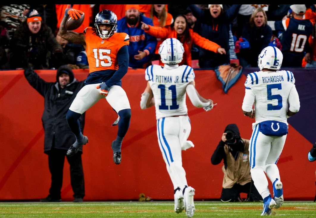 MileHighReport's tweet photo. #Broncos DPOY candidate @nikkkkbonitto celebrating his defensive touchdown vs. the #Colts 

📸 Via: @justincedmonds /Getty Images https://t.co/LaSvWwTJng