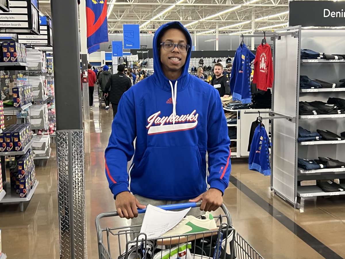 GaryBedore's tweet image. Elmarko Jackson at Walmart