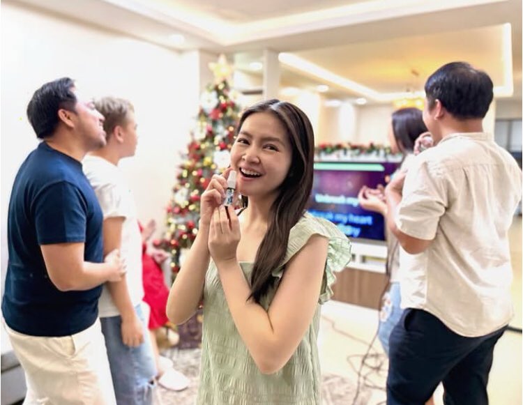 BARDAnatics05's tweet photo. Barbie Forteza for Herbycin❤️
📸: Barbie Forteza ig post
#LetUsSpray
#BarbieForteza
#BARDAnatics https://t.co/ZLveViz85t