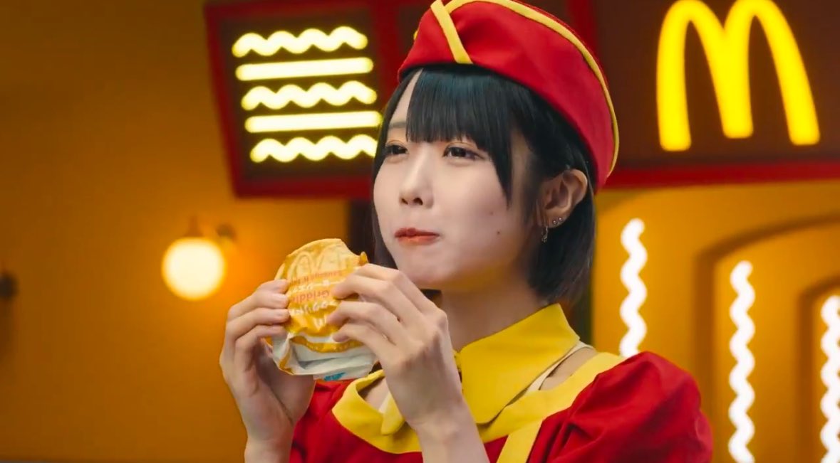 petite_caille's tweet photo. 「スマイルあげない」のMVよりスマイルをくれるあのちゃん
ano「スマイルあげない」Music Video
▶︎https://t.co/dypv3QE29o
#香港麥當勞 #McGriddles https://t.co/rElYCzt8oa