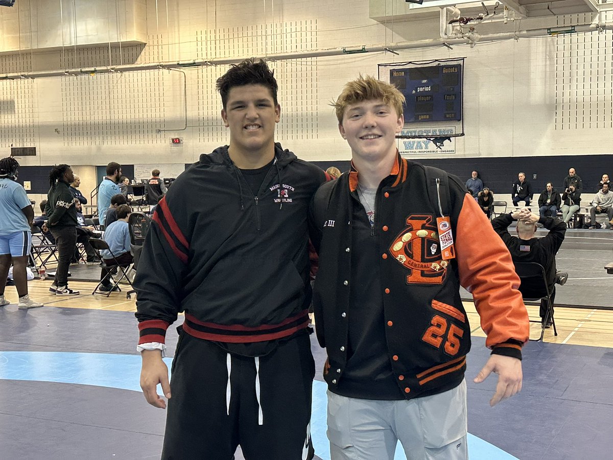 tyler_fortis's tweet photo. Busy Couple weeks. Had to visit my future home @EIU_FB, meet the new family and take it all in. Then back to help my team in the Larry Gassen Duals Great seeing my bud @tmcneil57 representing on the mat. Definitely making the most of my last ride before the next chapter. @FB_Coach_Wilk @FBCoachTaylor @EDGYTIM @MikeBuke99 @TStarke @99Prblems @STARKE_IT @HawksMaine @MaineSouthAth