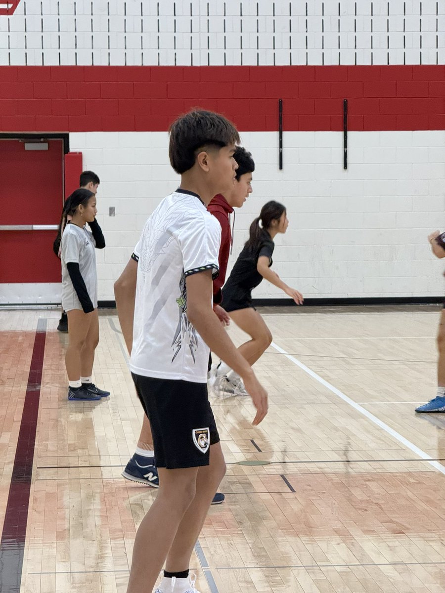 TCSolFutsal's tweet photo. Another fast-paced #SolSundays is in the books! Huge thanks to all the ballers and parents for making Session #3 a success! We can’t wait to see you in the New Year as we gear up for the #TCWinterSolstice 3v3 with MNUFC on Feb 17. Stay tuned for updates!
#TCSolfutsal
💪😤⚽️ https://t.co/dfiw6oen9x