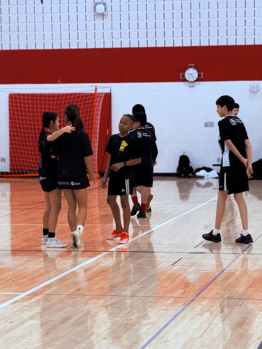 TCSolFutsal's tweet photo. Another fast-paced #SolSundays is in the books! Huge thanks to all the ballers and parents for making Session #3 a success! We can’t wait to see you in the New Year as we gear up for the #TCWinterSolstice 3v3 with MNUFC on Feb 17. Stay tuned for updates!
#TCSolfutsal
💪😤⚽️ https://t.co/dfiw6oen9x