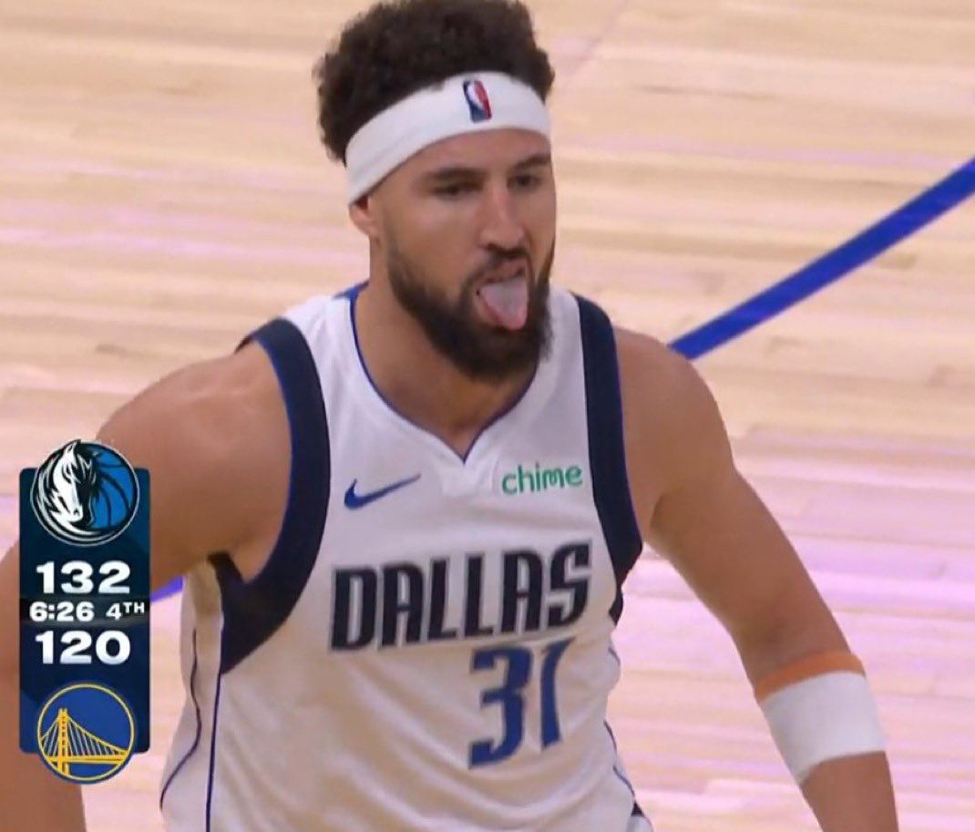 brasilcoast2's tweet photo. Klay Thompson hoje vs Warriors:

29 PONTOS
7 bolas de 3

Sua maior pontuação na temporada com a camisa do Dallas Mavericks!

A lei do ex é INFALÍVEL!

A NBA e seus roteiros… https://t.co/Nnr5QLyHNj