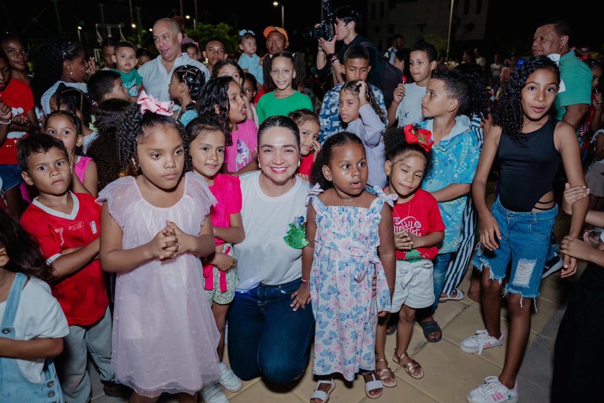 Este diciembre, el corregimiento de Guacoche se llena de magia y alegría con el show navideño 'Expreso Polar'. Un evento pensado para nuestros niños, donde el amor, la ilusión y el espíritu navideño se hacen presentes en cada sonrisa. 🎄🚂✨