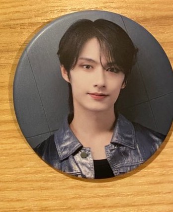 HitohitoK's tweet photo. SEVENTEEN セブチ right here
缶バッジ　交換　イルコン

【譲】ジュン

【求】ウォヌ、スングァン

郵送での交換
ご気軽にリプお願い致します🙇🏻‍♀️ https://t.co/NQCHYpQ9Vb