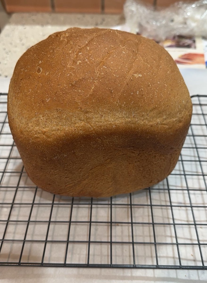 soniccnurse's tweet photo. I went to my hospitals Christmas party and they gave me a whole ass bread maker machine??? https://t.co/I1xCdE8mz2