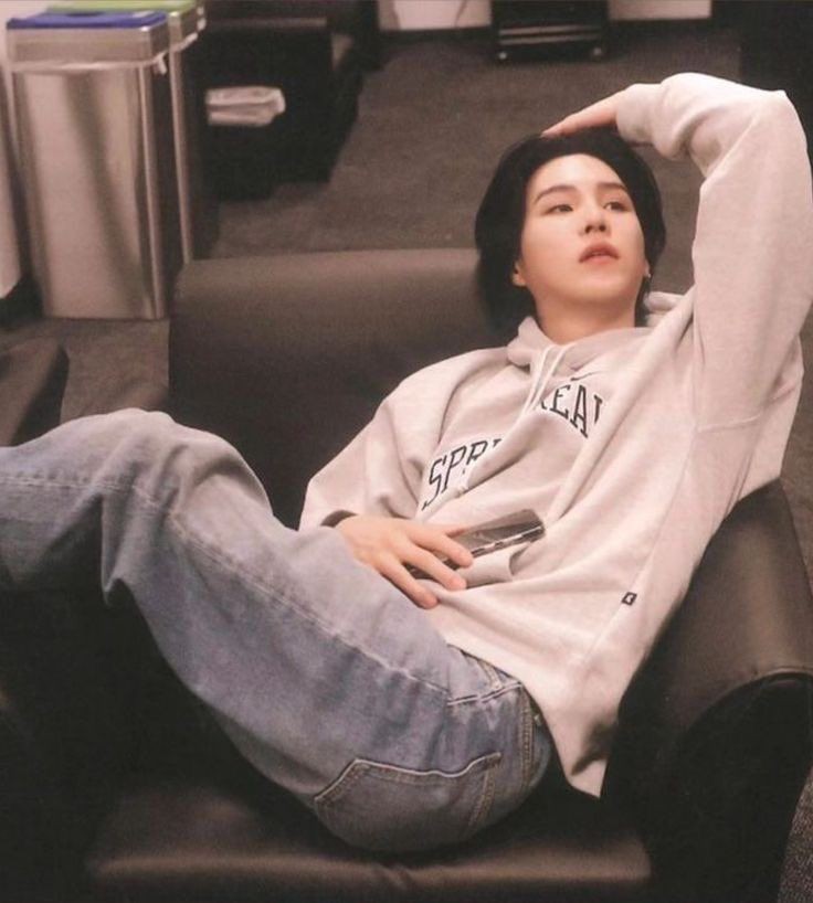 moved! dm for @! tweet media