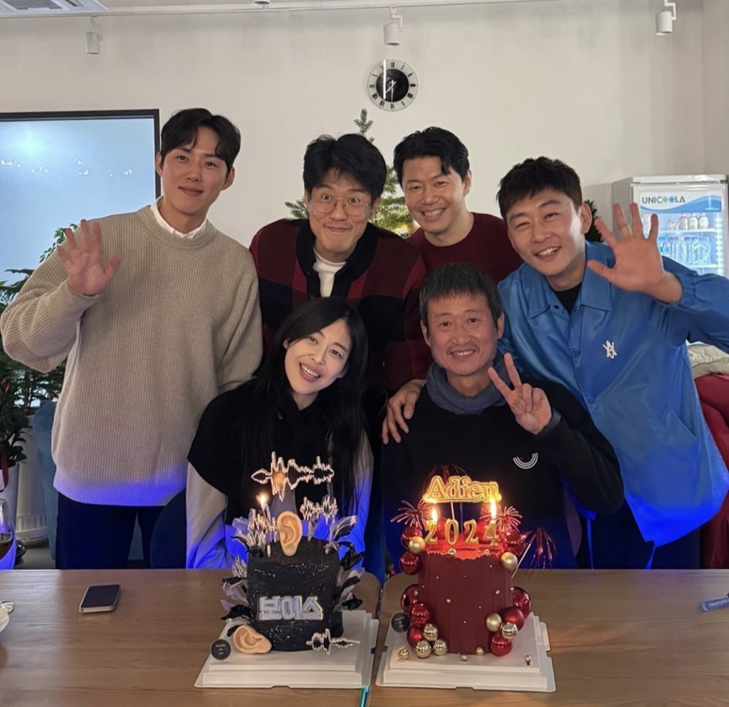 INALeehana's tweet photo. Oh same clothes😭 https://t.co/JUP6Z4HCsp