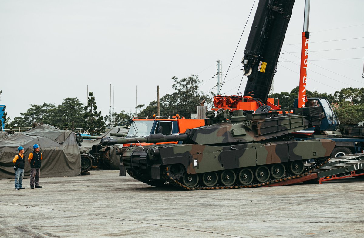 YDN_NEWS's tweet image. 🫡Welcome!
🇹🇼The Republic of China (Taiwan) Army (ROCA) M1A2T has arrived! 
🇹🇼歡迎加入！首批M1A2T戰車抵臺！
📸@mna_roc 
#Taiwan #M1A2T #ROCArmy #M1Abrams