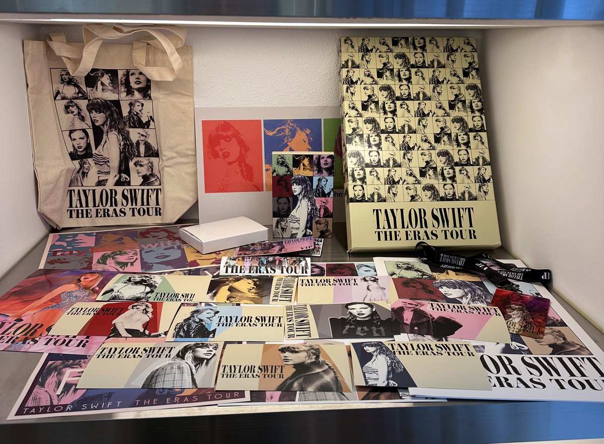Thank you <a href="/taylor_5x02/">𝑳𝒐𝒗𝒆𝒓ᵀˢ</a> for making a pretty cafe!

Happy birthday <a href="/taylorswift13/">Taylor Swift</a> Korea loves you 😭🫶💜