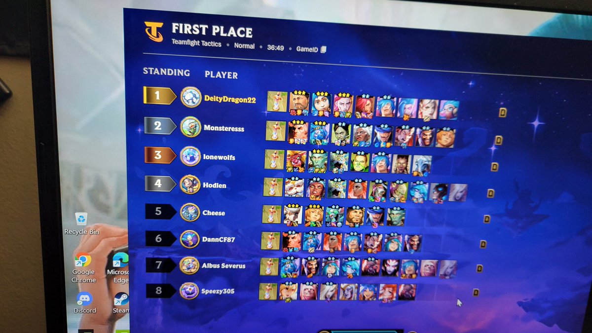 darkunicorn221's tweet photo. Yay 1st tft win woot woot https://t.co/iTkGDhFXjJ