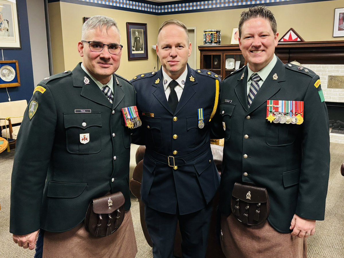Paul Rinkoff TPS College (@leaderpolicy) on Twitter photo Fantastic evening @TorScotR Toronto Scottish Regiment celebrating the holidays and our ongoing #Training partnership <a href="/TorontoPolice/">Toronto Police</a>College. To many more years of friendship and laughs! @TorontoPolice Fantastic evening @TorScotR Toronto Scottish Regiment celebrating the holidays and our ongoing #Training partnership <a href="/TorontoPolice/">Toronto Police</a>College. To many more years of friendship and laughs! @TorontoPolice