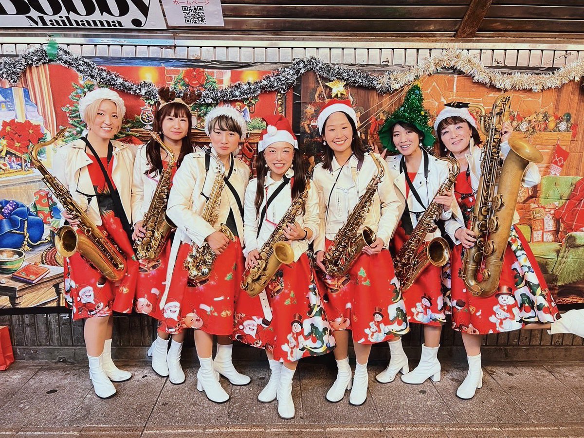ladyhonkerz's tweet photo. 12/15
有楽町まんぷく食堂クリスマスLIVEでした🎅🎄
美味しいご飯とお酒と音楽を、楽しんでもらえていたら嬉しいです❤️🤍

まんぷく食堂さん今年も1年お世話になりました🎷
2025年も1月からマンスリーライブ予定です！
よろしくお願いします🔥 https://t.co/msOPjM8x5f