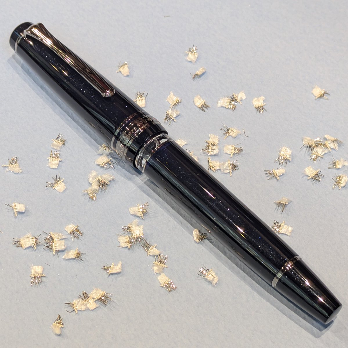 新作の「聖夜」レアロ万年筆の美しさを動画でお届けします! 写真では