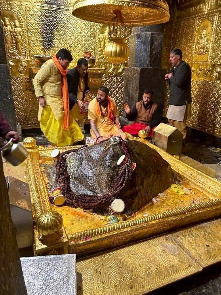 Chai_Angelic's tweet photo. 12 Shivling Of Mahadev 🙏♥️🚩

[ A THREAD ]

1. Kedarnath Dham.. https://t.co/r2RuC9x5x2