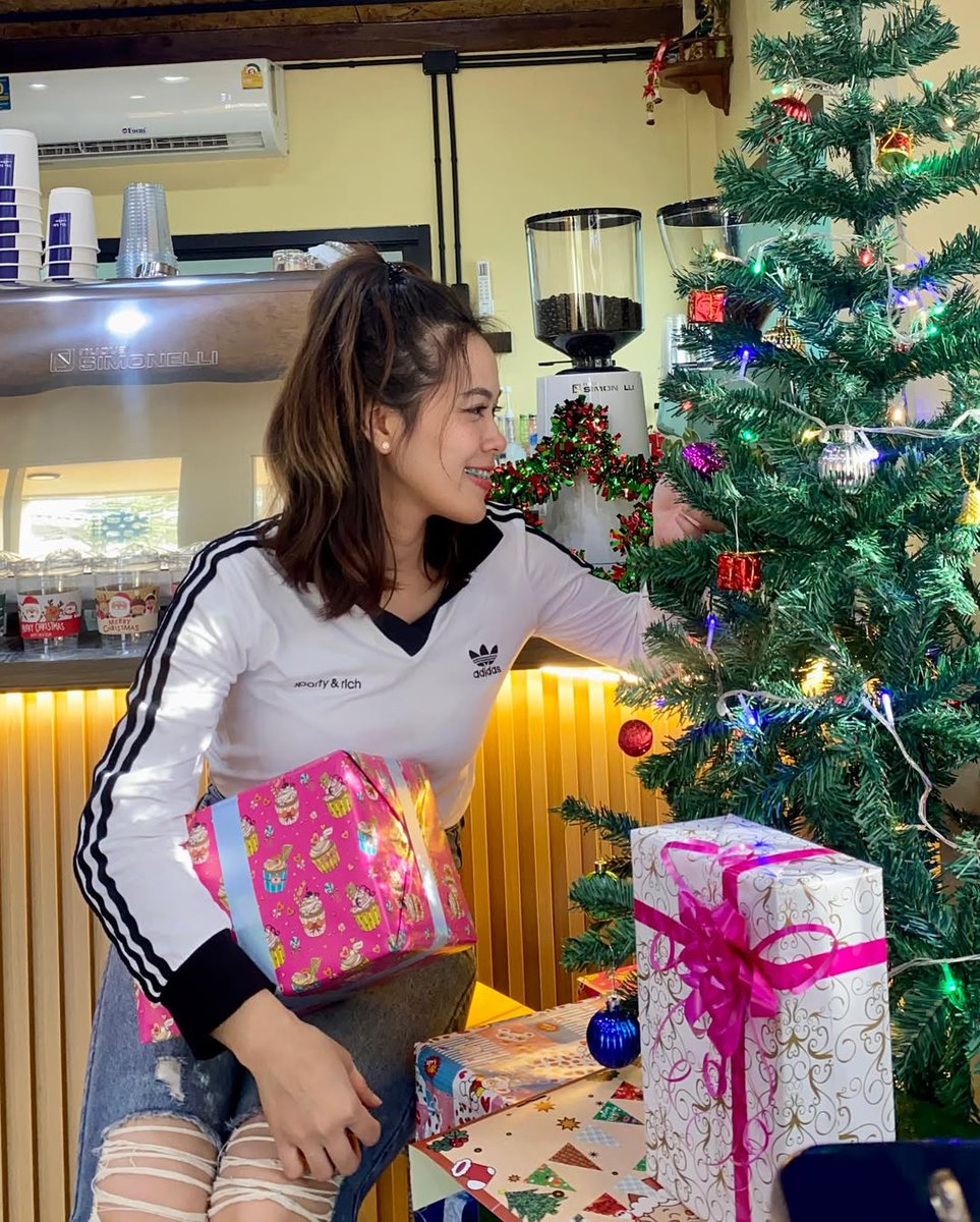 MindMind86's tweet photo. ใกล้วันคริสต์มาส เมื่อไหร่จะมีคนให้คิดถึง #โสด https://t.co/IJfb2GXHFV