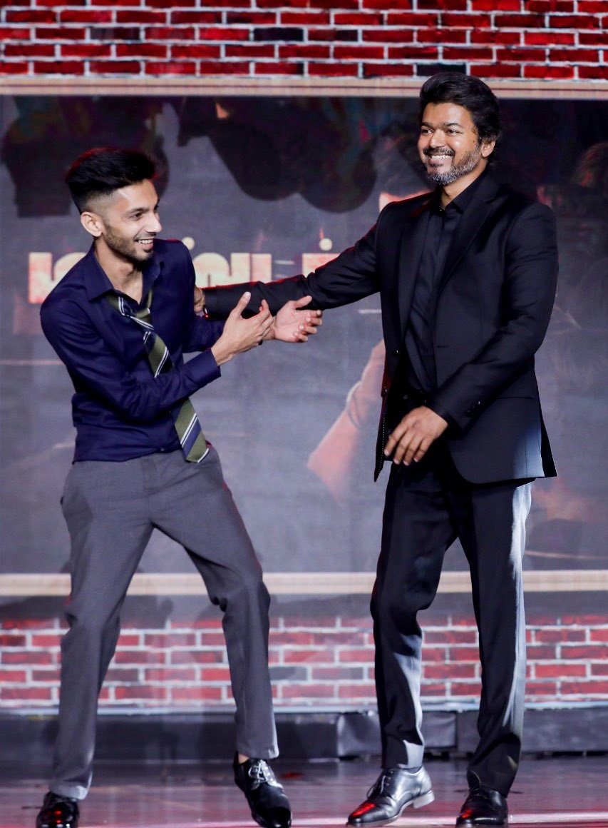 VijayFansUpdate's tweet photo. Top 100 Tamil songs on @gaana (2024)
18. #OrdinaryPerson
21. #Badass
27. #NaaReady
30. #Lokiverse 2.0
31. #ArabicKuthu
39. #VaathiComing
45.#Anbenum
46.#BeastMode
71. #LeoDas Entry
79. #BloodySweet
81.#MasterTheBlaster
91.GlimpseOfAntonyDas
@actorvijay @anirudhofficial https://t.co/3pPr7UqA0y