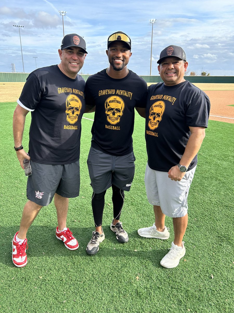 coach_rah's tweet photo. Had a blast coaching at the @GraveyardOF1 Outfielders Camp with @CoachButler42. Great seeing @southntis player, @Adamalva08 who stopped by to help out at the camp as well! https://t.co/9PKrbZTrzq