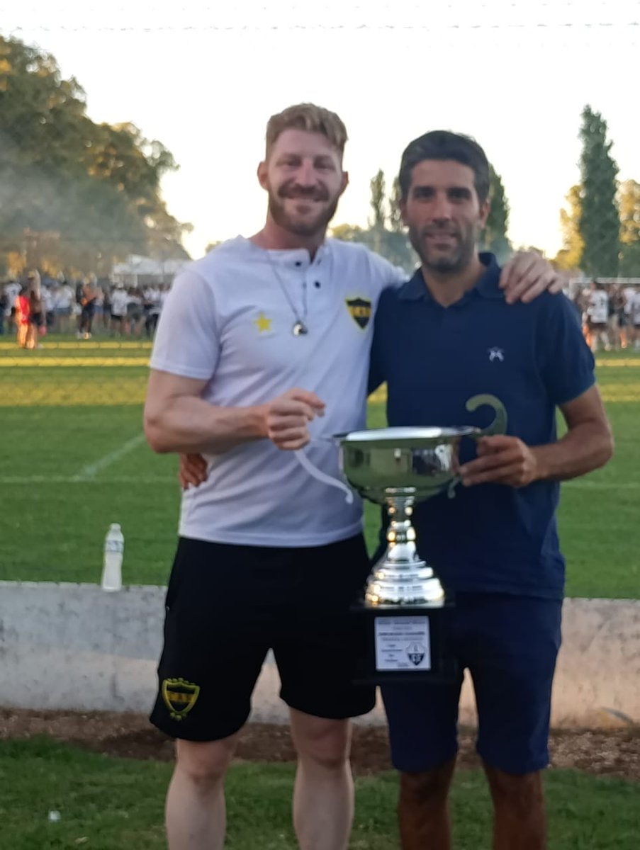 Exe_ruso's tweet photo. Dejarle algo al club para siempre, no fue la de campeón. Logramos un segundo puesto otra vez pero al menos se suma una más a la vitrina.. #Smith #LigaCasarense https://t.co/tGIFXgGi4a