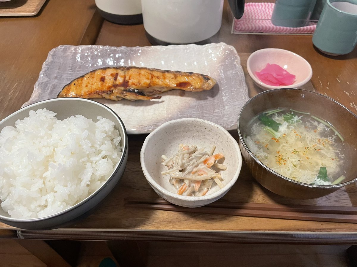 KTFactory_RC's tweet photo. @yukarishokudou #鮭定食
#焼き鮭
#おいしい魚
#東陽町 https://t.co/XxgxO5vrRU