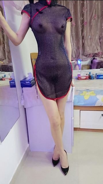 CC203b's tweet photo. 透視旗袍凸點，極致誘惑！

記得1.訂閱  2.留言 3. 轉推 4.俾❤️ 
在此叩謝！💕😘😍🥰
#制服誘惑 #絲襪 #戀足 #性感 #Sexy #裸照 #性幻想 #情慾舒壓 #國泰空姐 #空姐偷食 #學生妹 #OL #Uniform #Stocking #cosplay https://t.co/YZQsQcP4bK