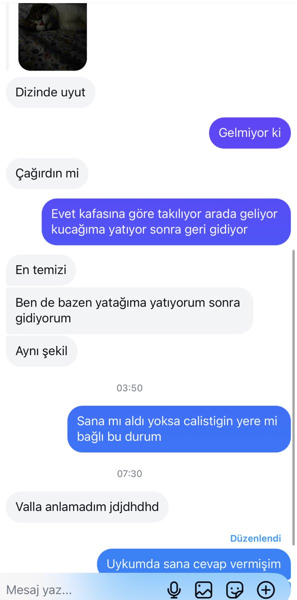 meltemcimsakin's tweet photo. Uykusunda konuşanı görmüşsünüzdür. 
Peki ya uykusunda rüyasına göre mesaj atanı? https://t.co/P1VDtiiZXm