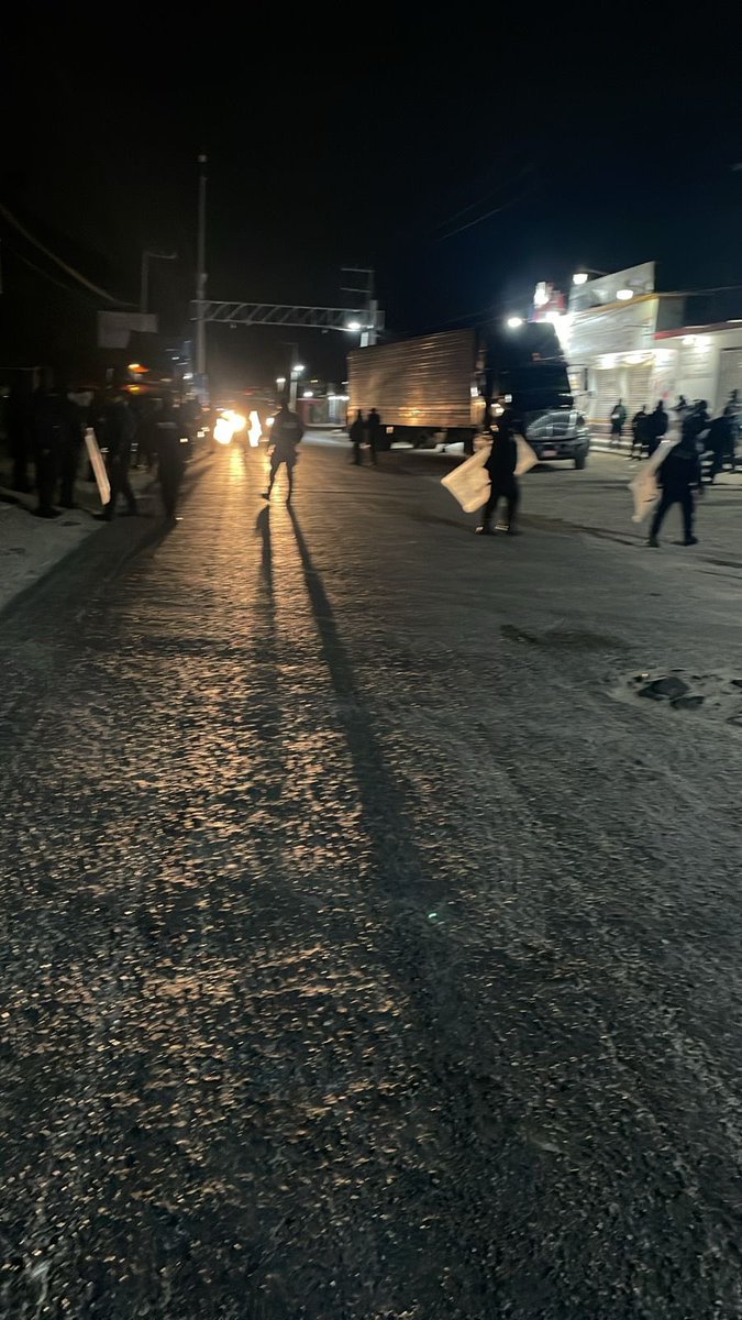 La Secretaría de Seguridad del Pueblo en coordinación con la Fiscalía General del Estado, informan que las entradas a la ciudad de Comitán de Domínguez ya están libres de bloqueos. 

Los operativos realizados este domingo han concluido y se continuará con las investigaciones