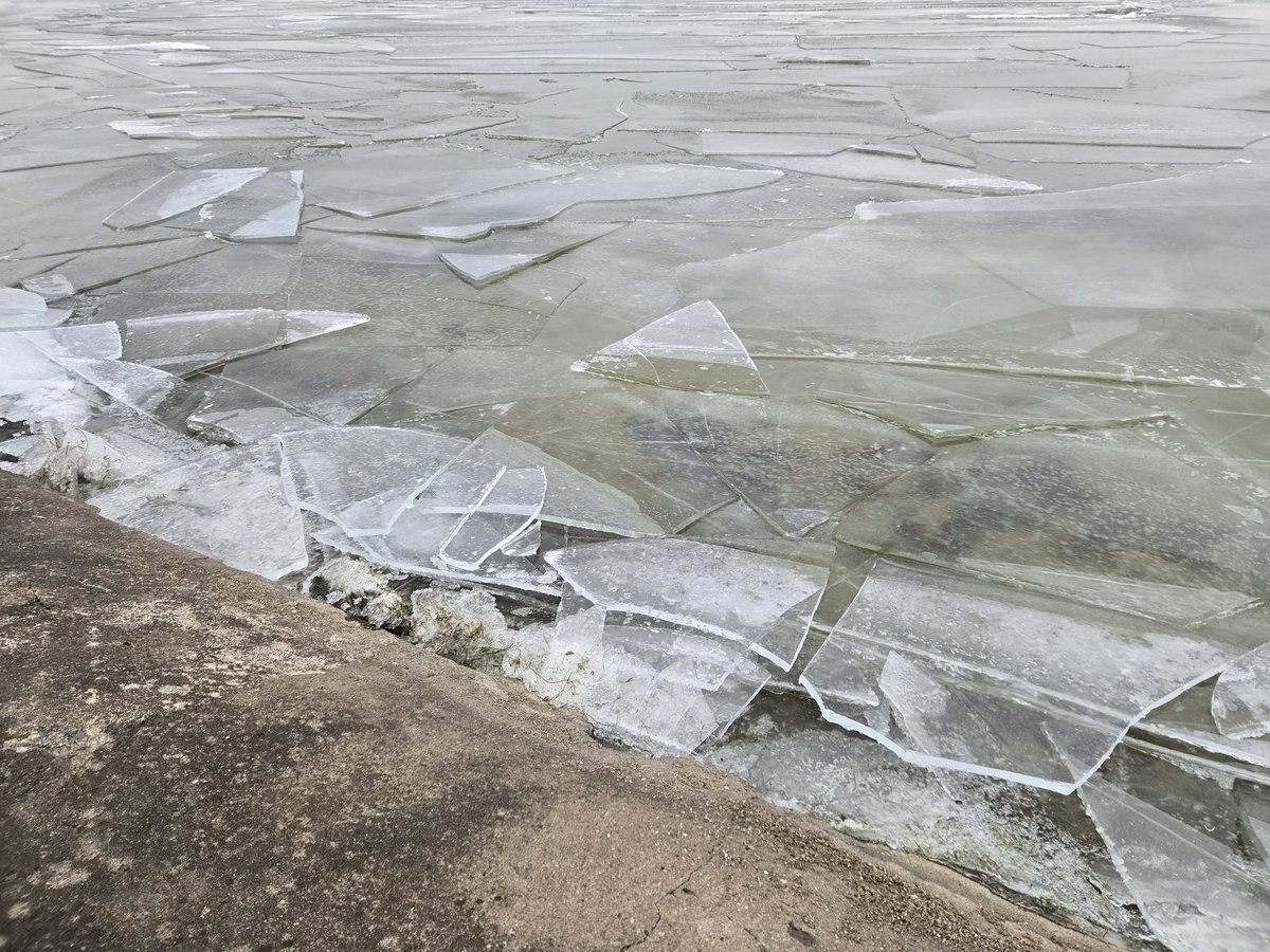 Ice sheets on #oneidalake today. <a href="/JimTeskeNC9/">Jim Teske</a>