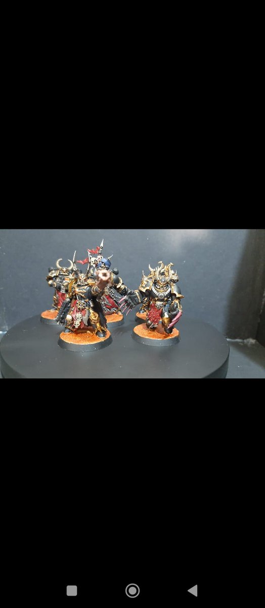 40ktrasfondo's tweet photo. Buenos días. Amanecemos con una mala noticia. En Sevilla han robado en un torneo un ejercito de caos. Aquí hay algunas fotos de las miniaturas. Si alguien las ve en grupos de compraventa, wallapop o algo que avise 

RT https://t.co/gIRYp657tP
