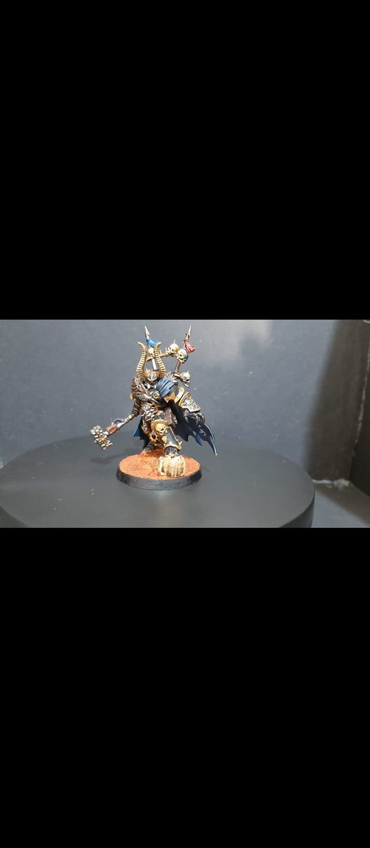 40ktrasfondo's tweet photo. Buenos días. Amanecemos con una mala noticia. En Sevilla han robado en un torneo un ejercito de caos. Aquí hay algunas fotos de las miniaturas. Si alguien las ve en grupos de compraventa, wallapop o algo que avise 

RT https://t.co/gIRYp657tP